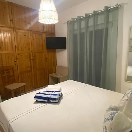 Goldfish Chalkidiki - Affordable Luxury